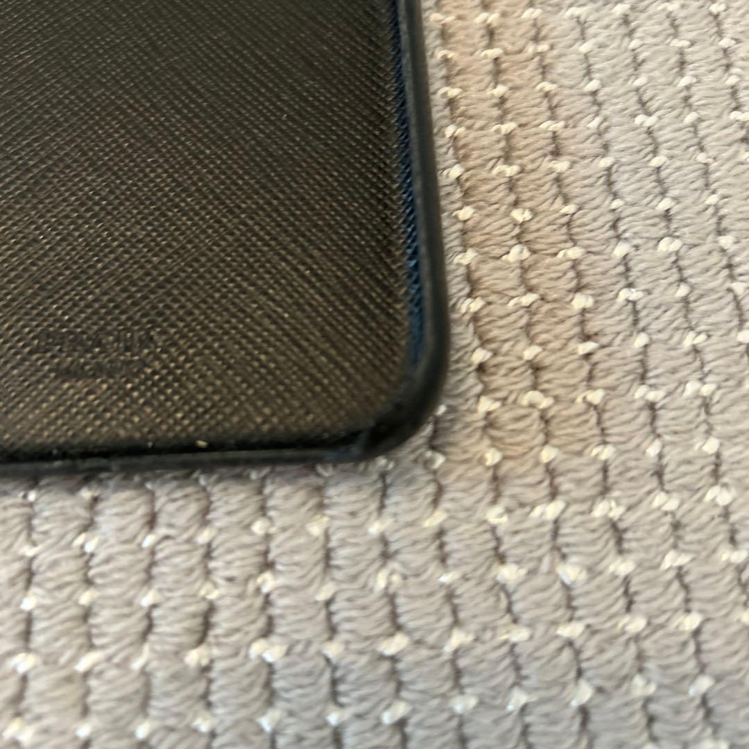 PRADA ブラックレザー iPhone11ケース