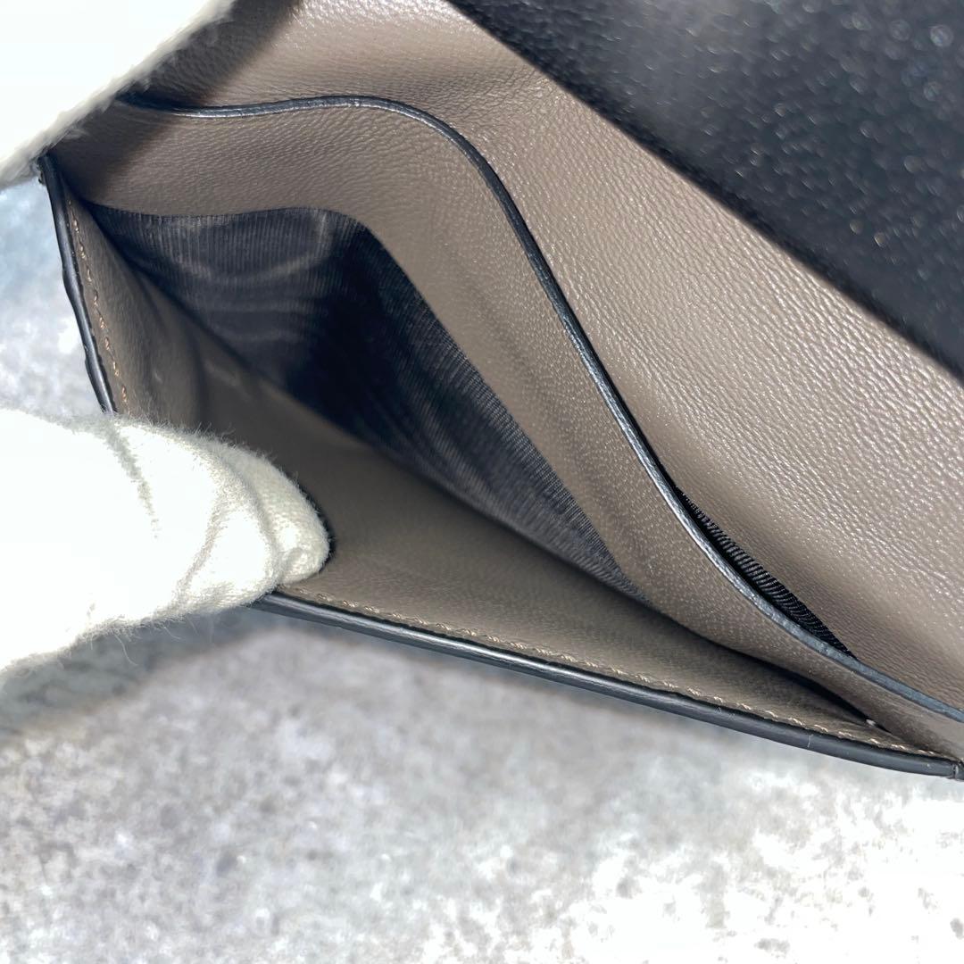 【美品】GIVENCHY ジバンシー 折り財布 黒 ブラック オーブ レザー
