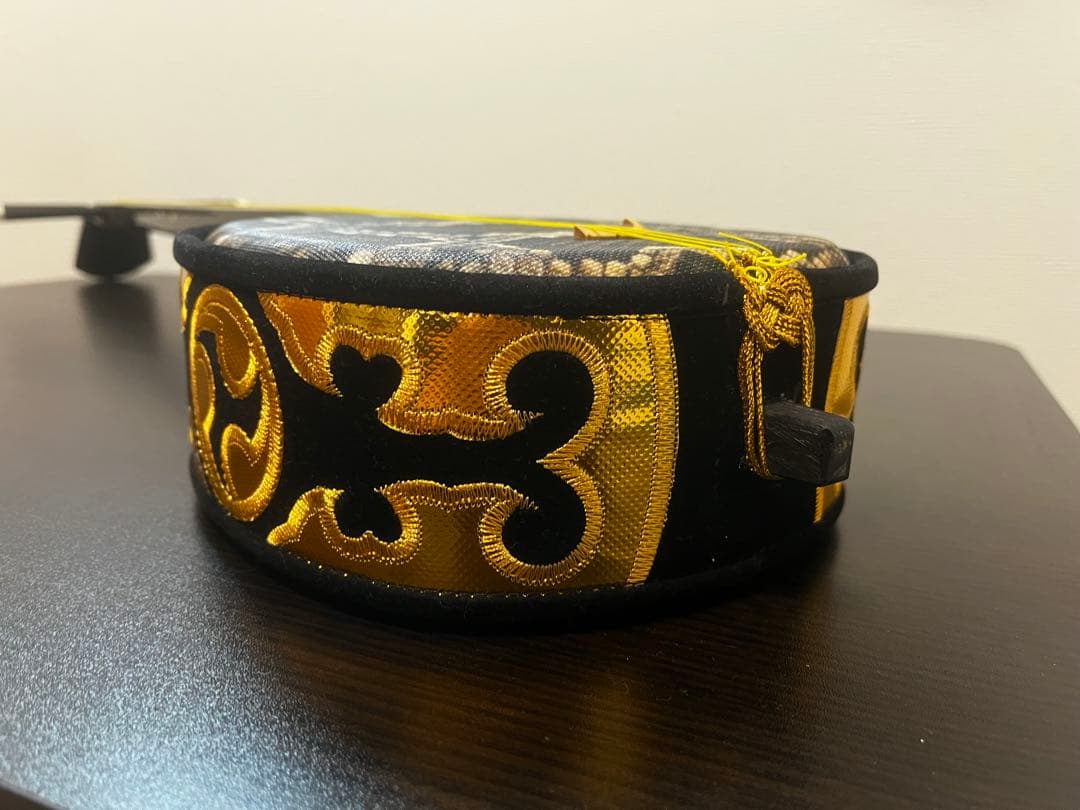 【美品】沖縄 三線 人工皮 和楽器 民謡楽器 沖縄三線