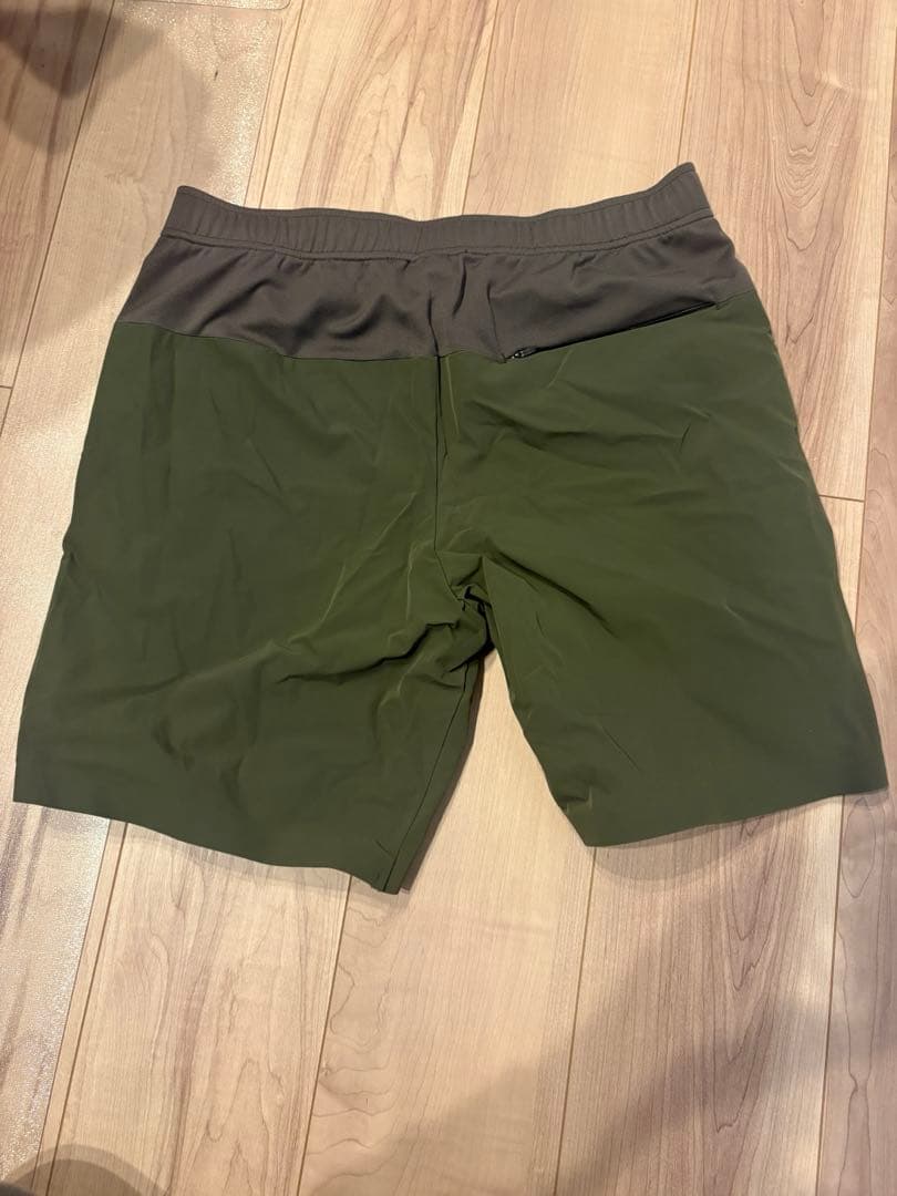 試着のみ　F.C.R.B GAME SHORTS ショートパンツ カーキ