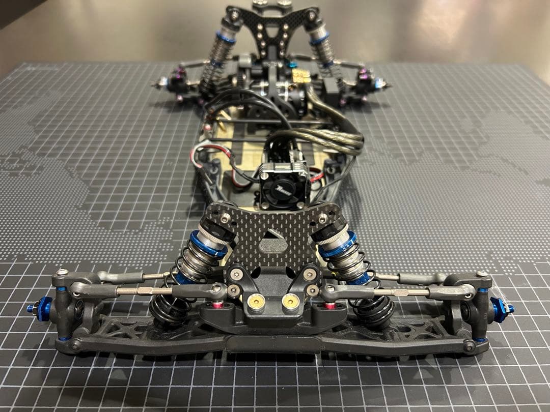 アソシエイテッドB6.2シャーシ&ESC(ダート仕様)