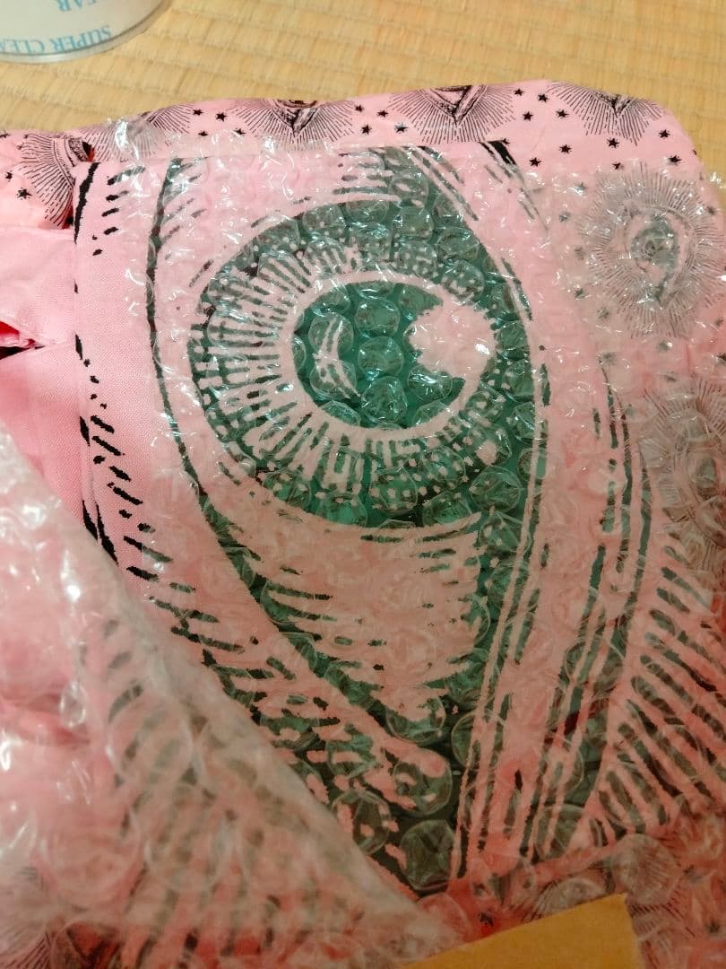 ピンク 目のモチーフ 小物　グッチガーデン