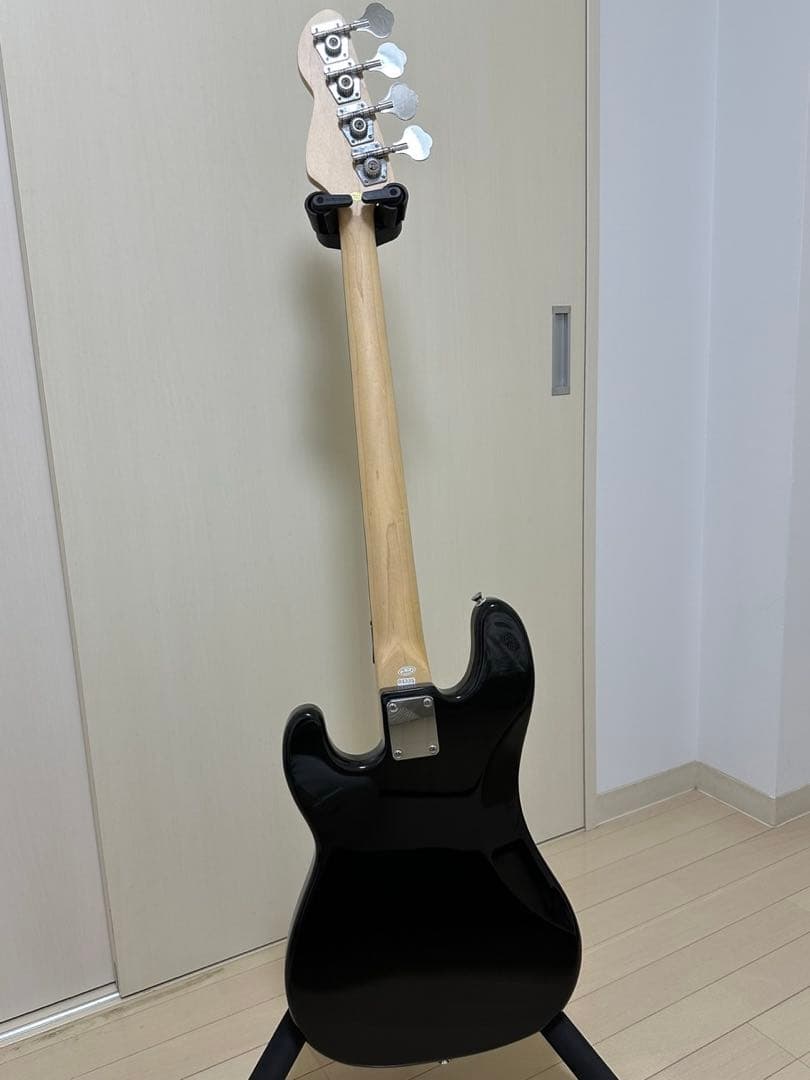 期間限定値下げ！SELDER エレキベース ソフトケース付き 黒 白