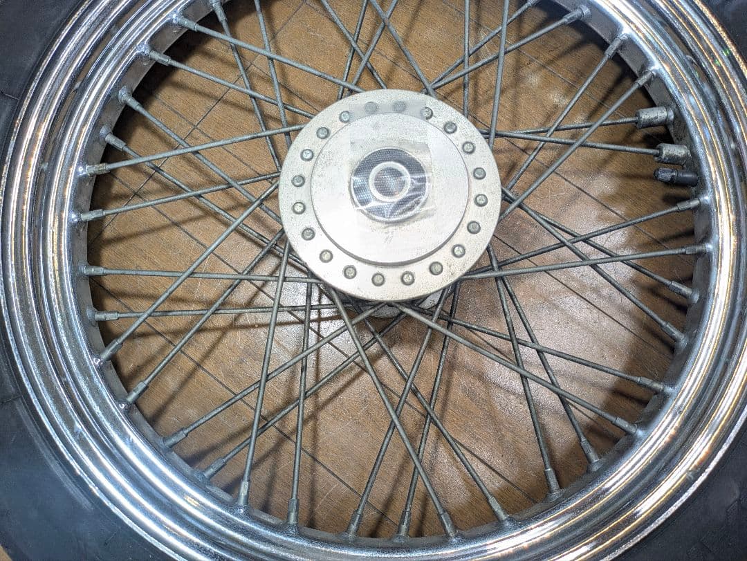 ハーレー純正　’93モデル　XLH883前後ホイール＆タイヤ　送料込み