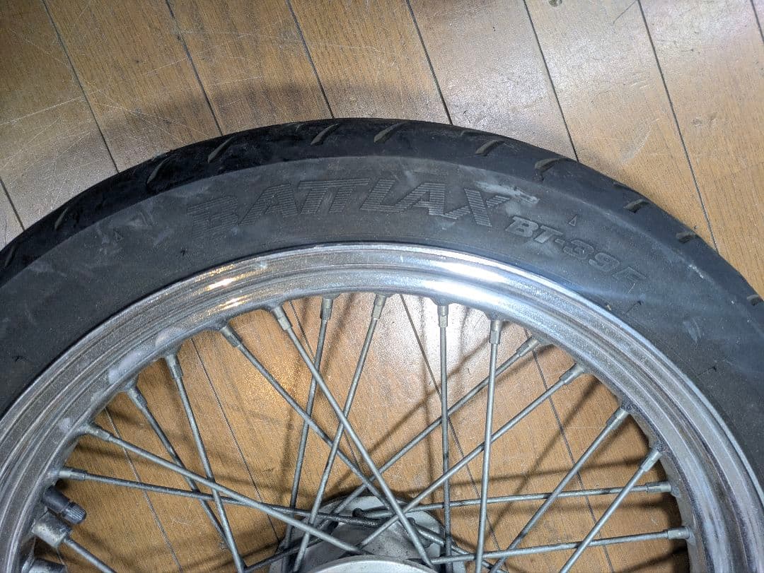 ハーレー純正　’93モデル　XLH883前後ホイール＆タイヤ　送料込み