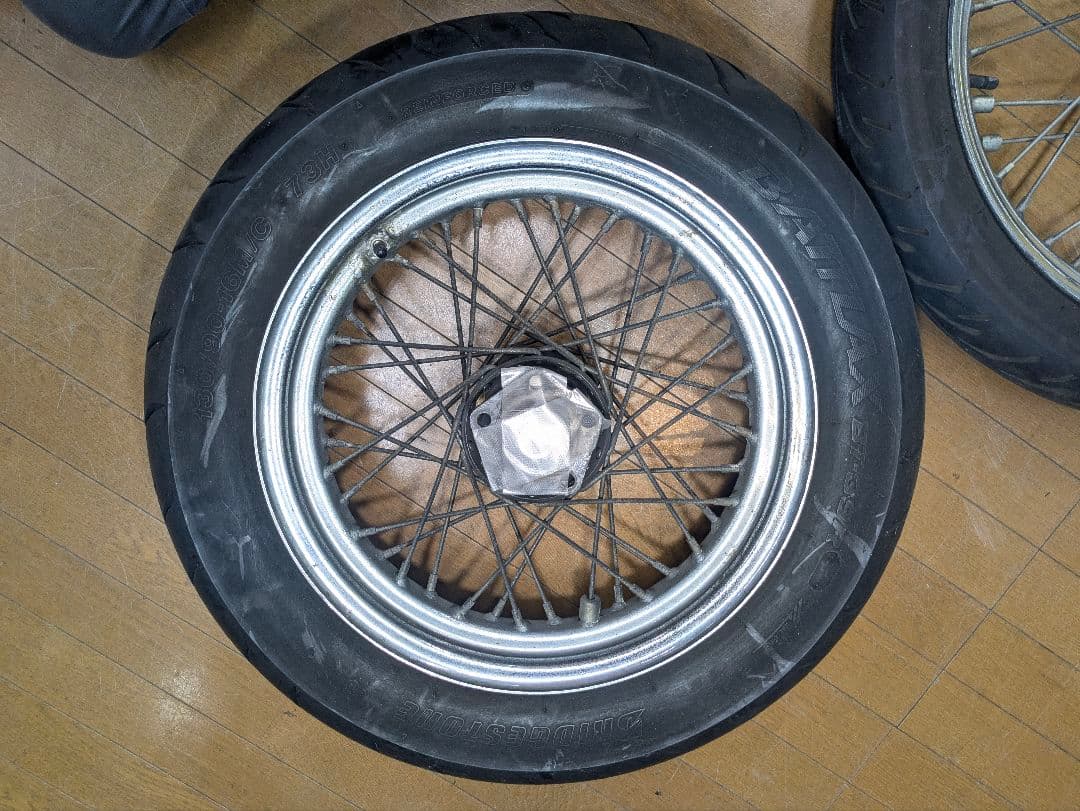 ハーレー純正　’93モデル　XLH883前後ホイール＆タイヤ　送料込み