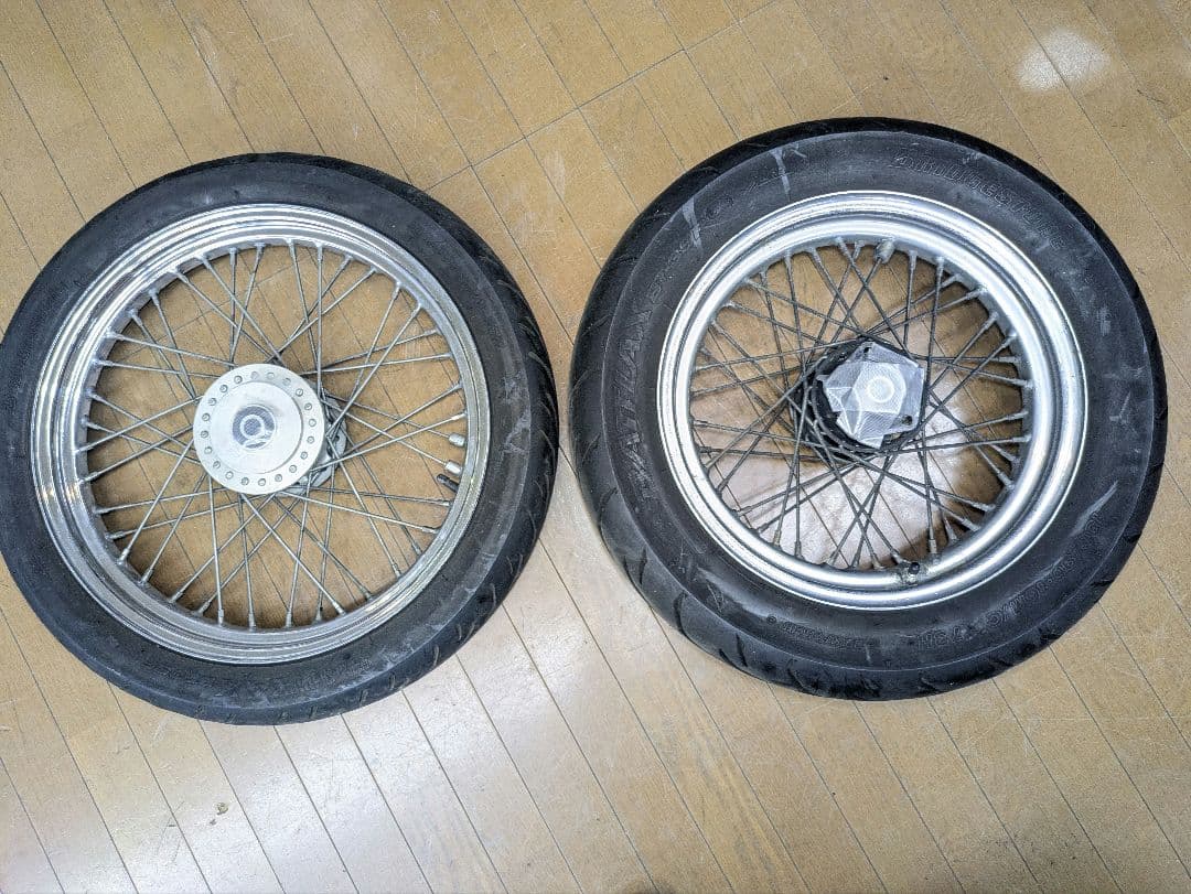 ハーレー純正　’93モデル　XLH883前後ホイール＆タイヤ　送料込み