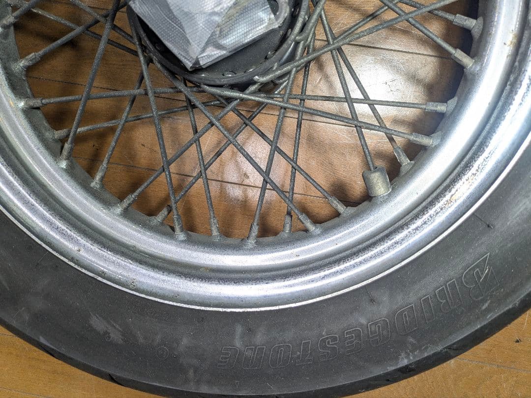 ハーレー純正　’93モデル　XLH883前後ホイール＆タイヤ　送料込み