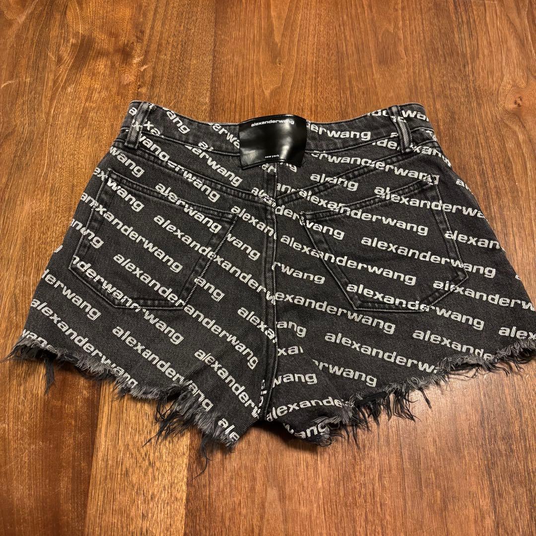 alexanderwang エイジドグレーデニム バイトロゴ ショーツ