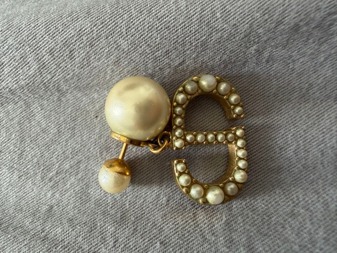 ディオール　Dior Tribal ピアス ゴールド メタル レジンパール