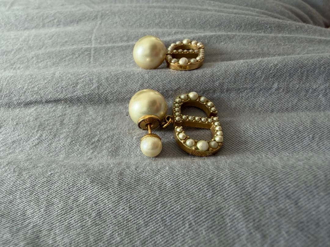 ディオール　Dior Tribal ピアス ゴールド メタル レジンパール