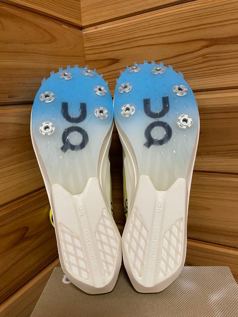 オン　クラウドスパイク シティウス2 ウィメンズ24.5CM