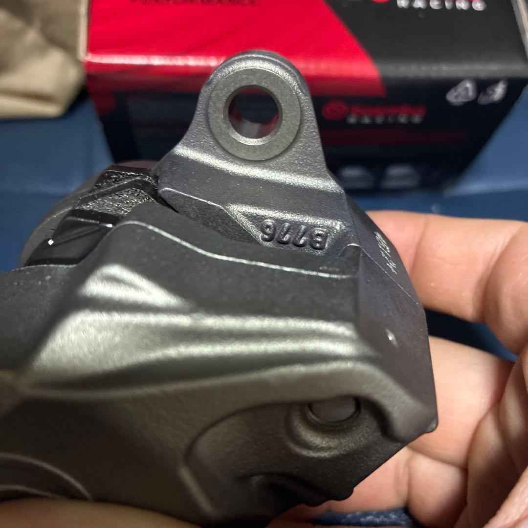 ブレンボ　カニキャリパー　チタンカラー　新品未使用