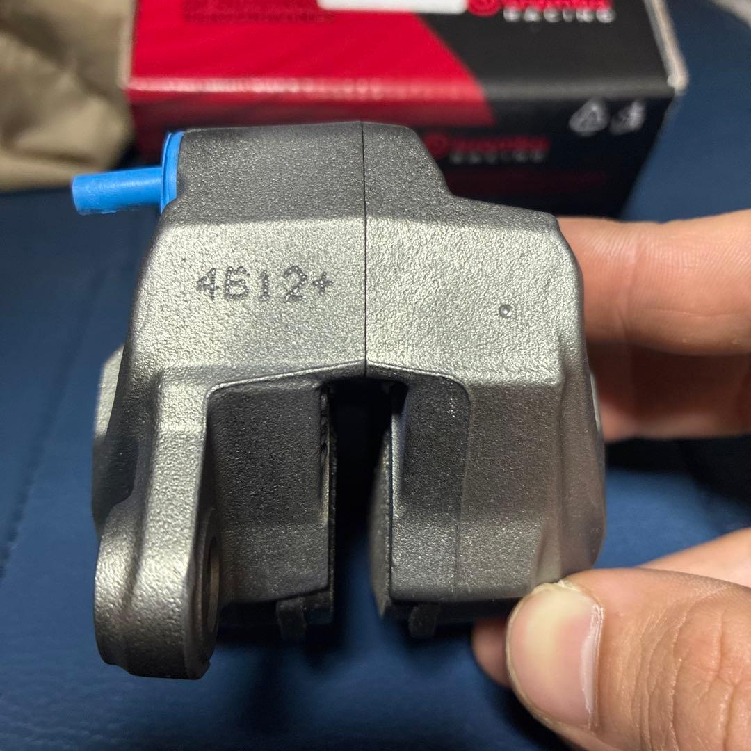 ブレンボ　カニキャリパー　チタンカラー　新品未使用