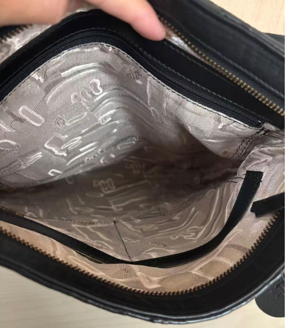 美品IBIZA ショルダーバッグ　象革　黒色