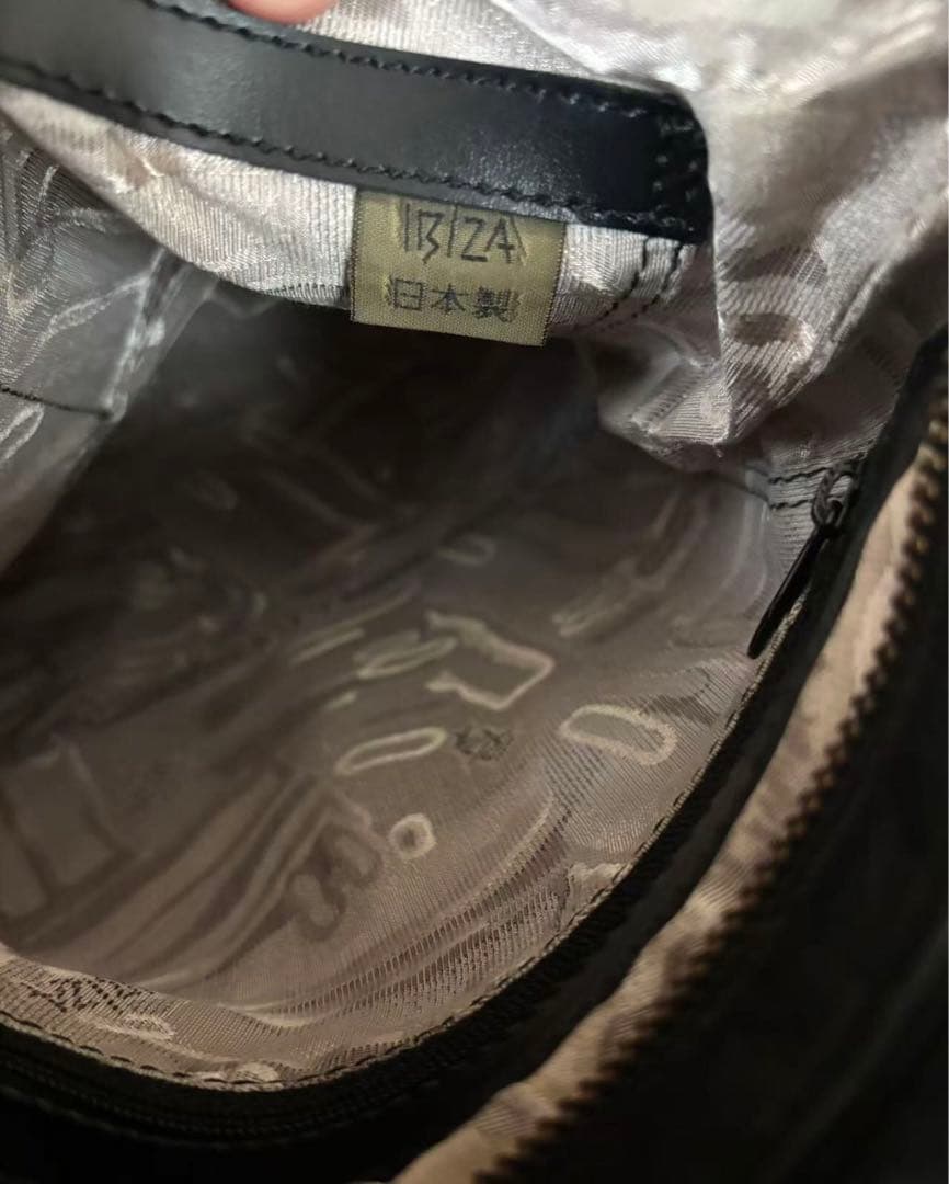 美品IBIZA ショルダーバッグ　象革　黒色
