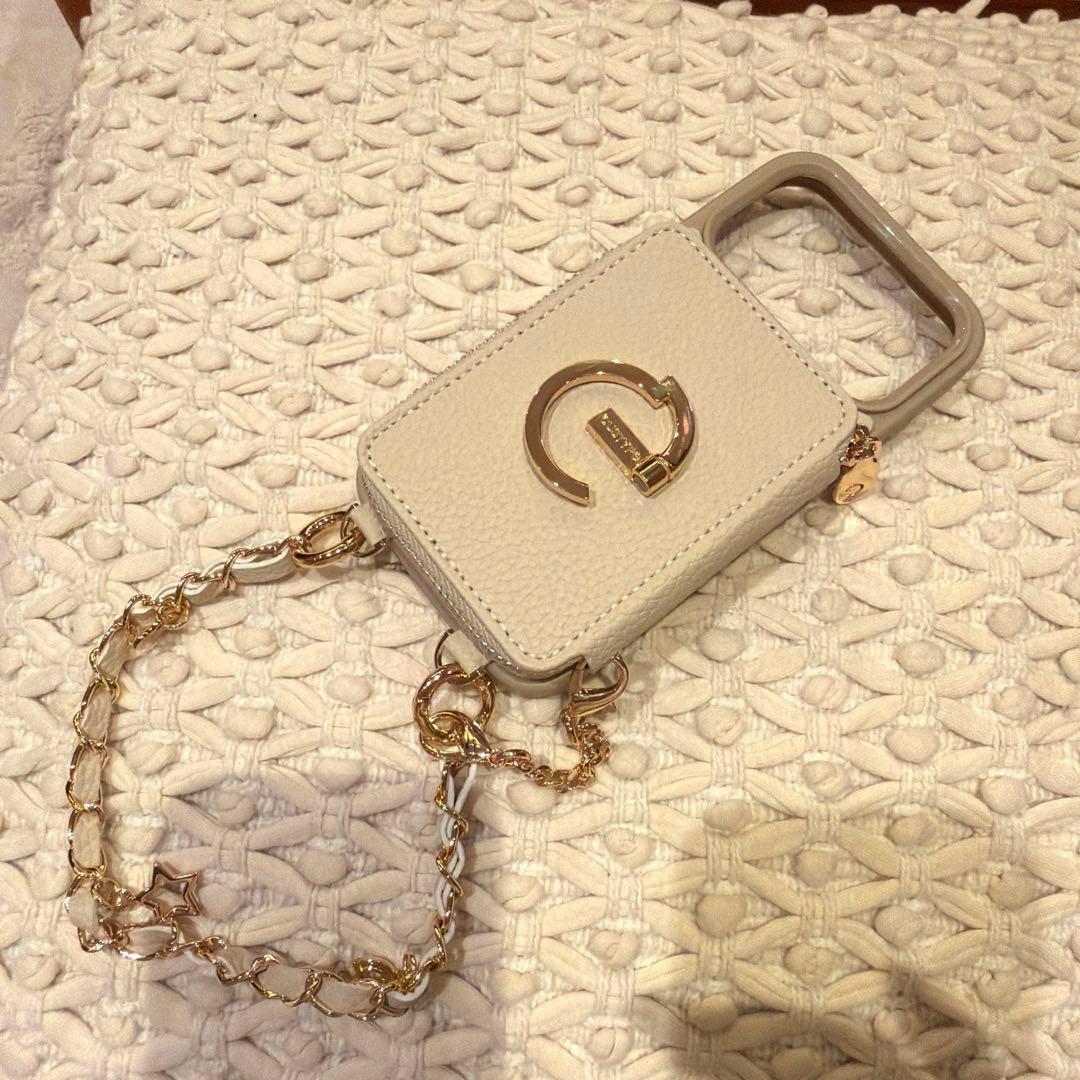 CUSTYPE ベージュ ケース カードポケット付きiPhone17pro