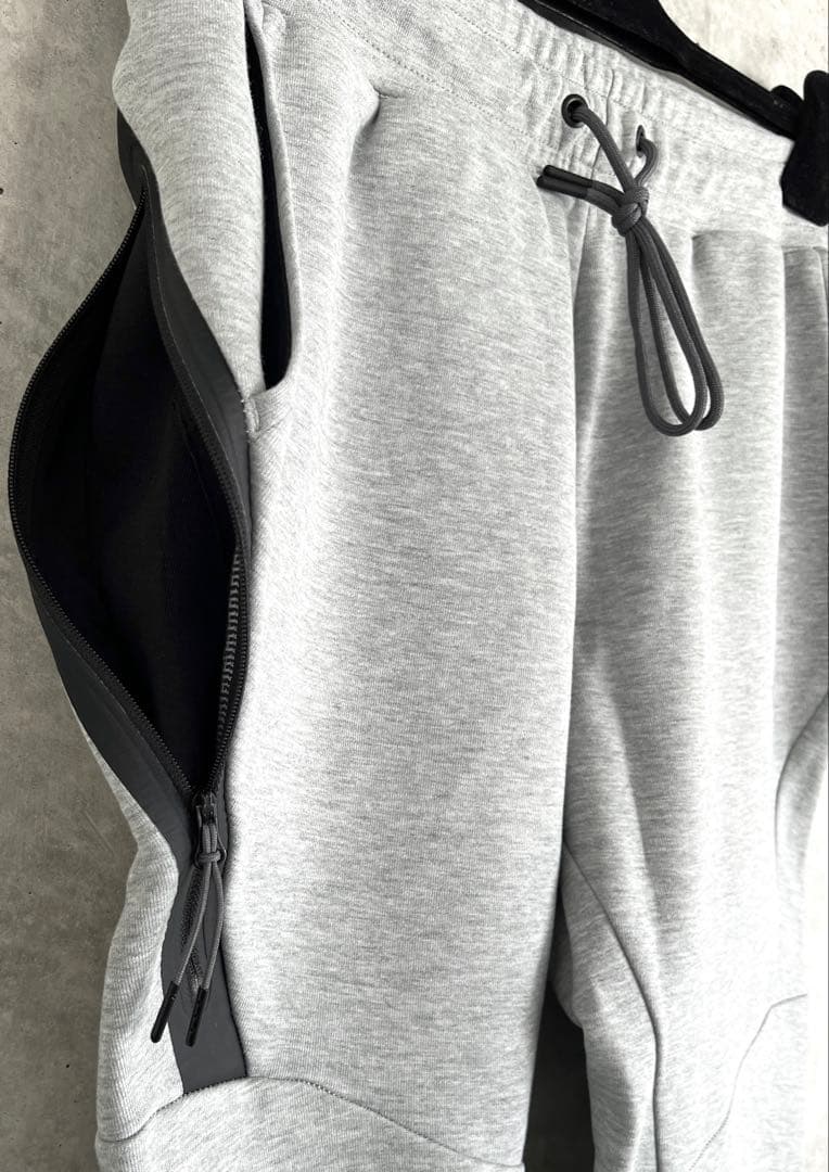 Nike テックフリースパンツ　M グレー ジョガーパンツ