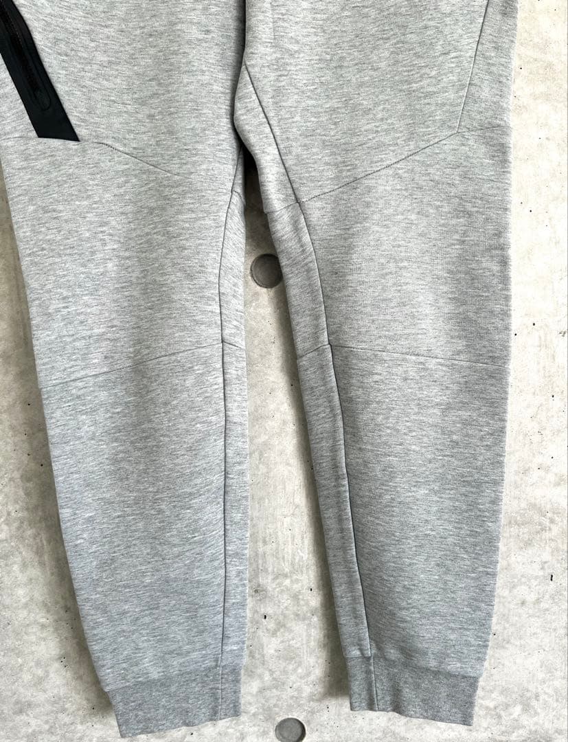 Nike テックフリースパンツ　M グレー ジョガーパンツ