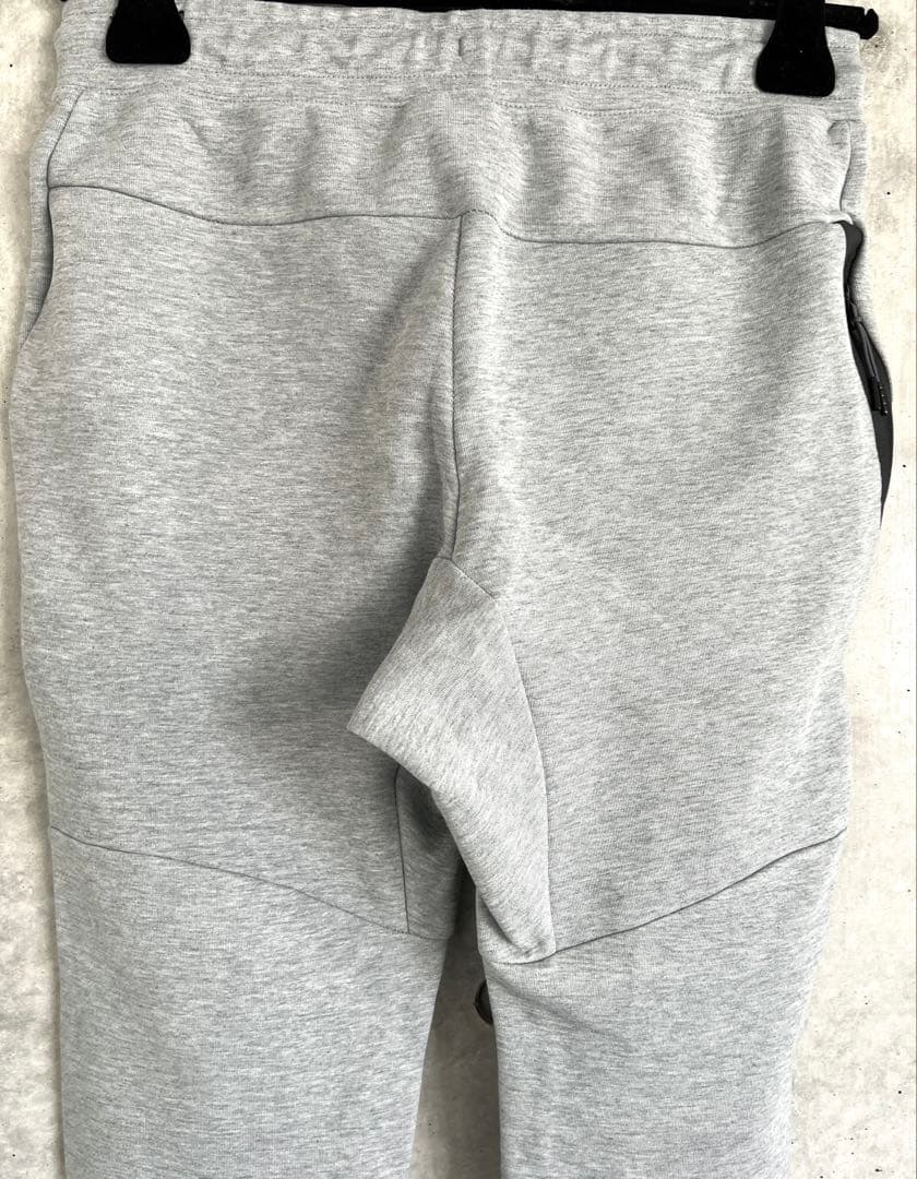 Nike テックフリースパンツ　M グレー ジョガーパンツ