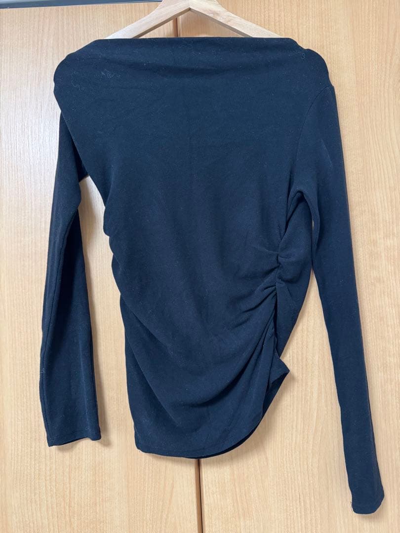 アシンメトリードレープロングスリーブトップス