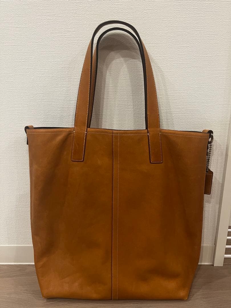 COACH × ヒューゴ・ギネス コラボトートバッグ レザー&キャンバス