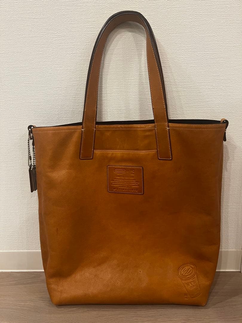 COACH × ヒューゴ・ギネス コラボトートバッグ レザー&キャンバス