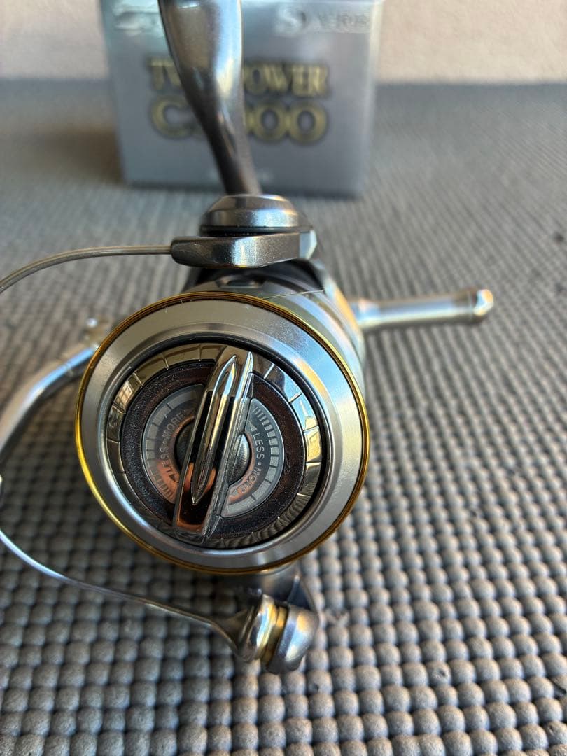 SHIMANO 08 TWIN POWER C3000 スピニングリール