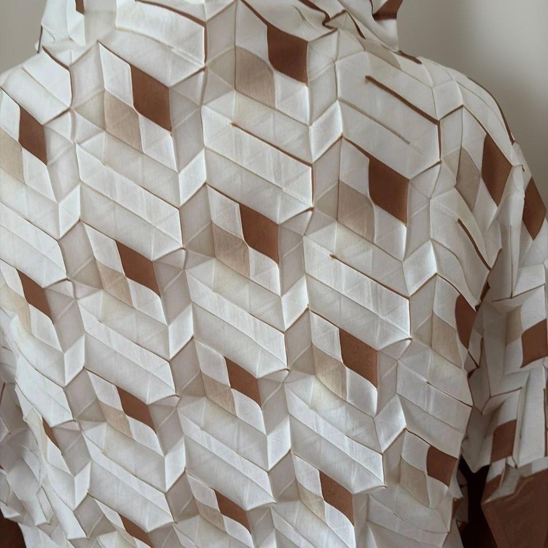 レア美品 ISSEY MIYAKE 立体プリーツ 折り紙プリーツ　2020春