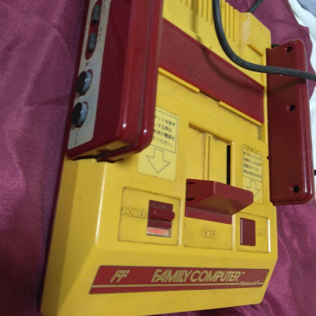 ファミリーコンピューター本体