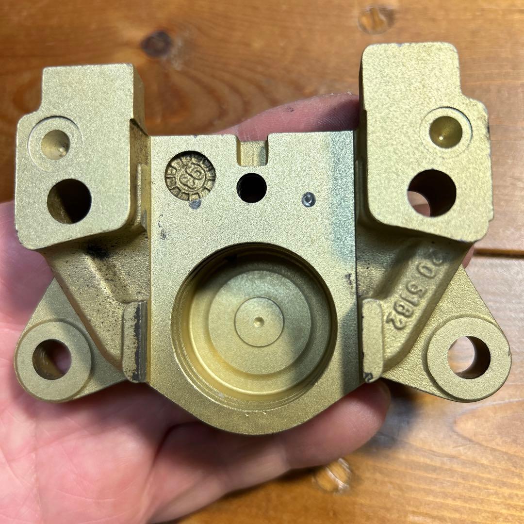 ブレンボ 旧カニ キャリパー