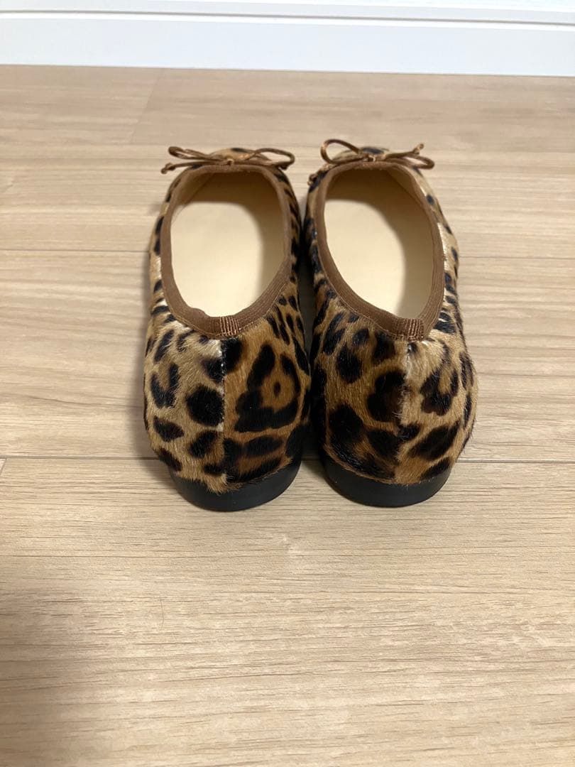 新品未使用　ファビオルスコーニ　ヒョウ柄フラットシューズ　38 リボン付き