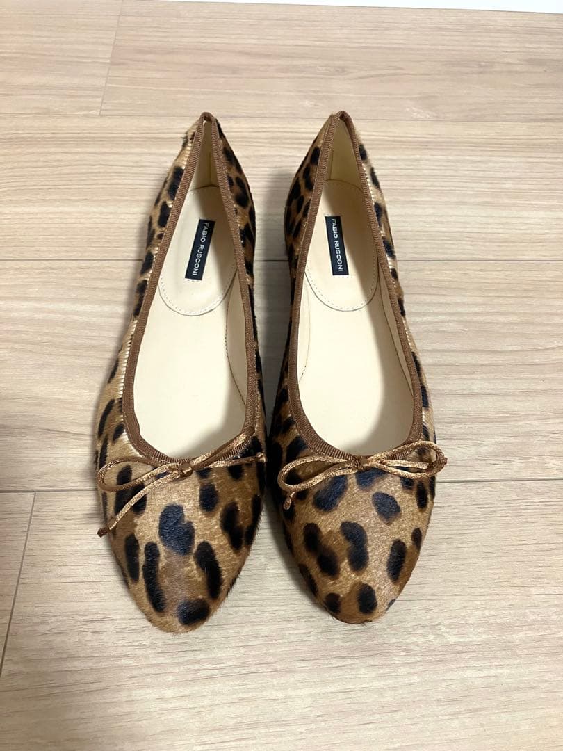 新品未使用　ファビオルスコーニ　ヒョウ柄フラットシューズ　38 リボン付き