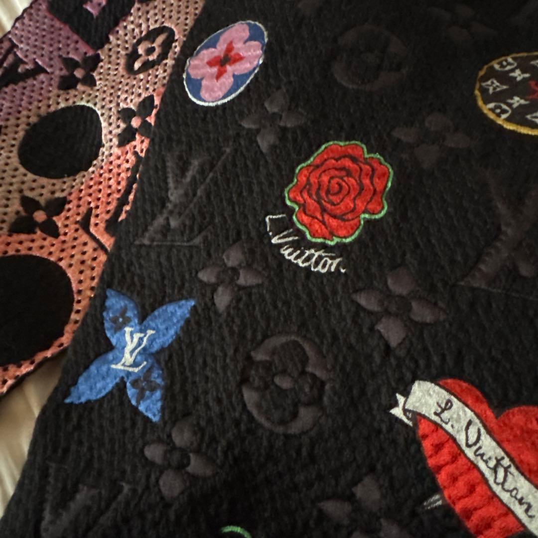 ルイヴィトン エシャルプ ロゴマニア マフラー LVストーリーズ ノワール