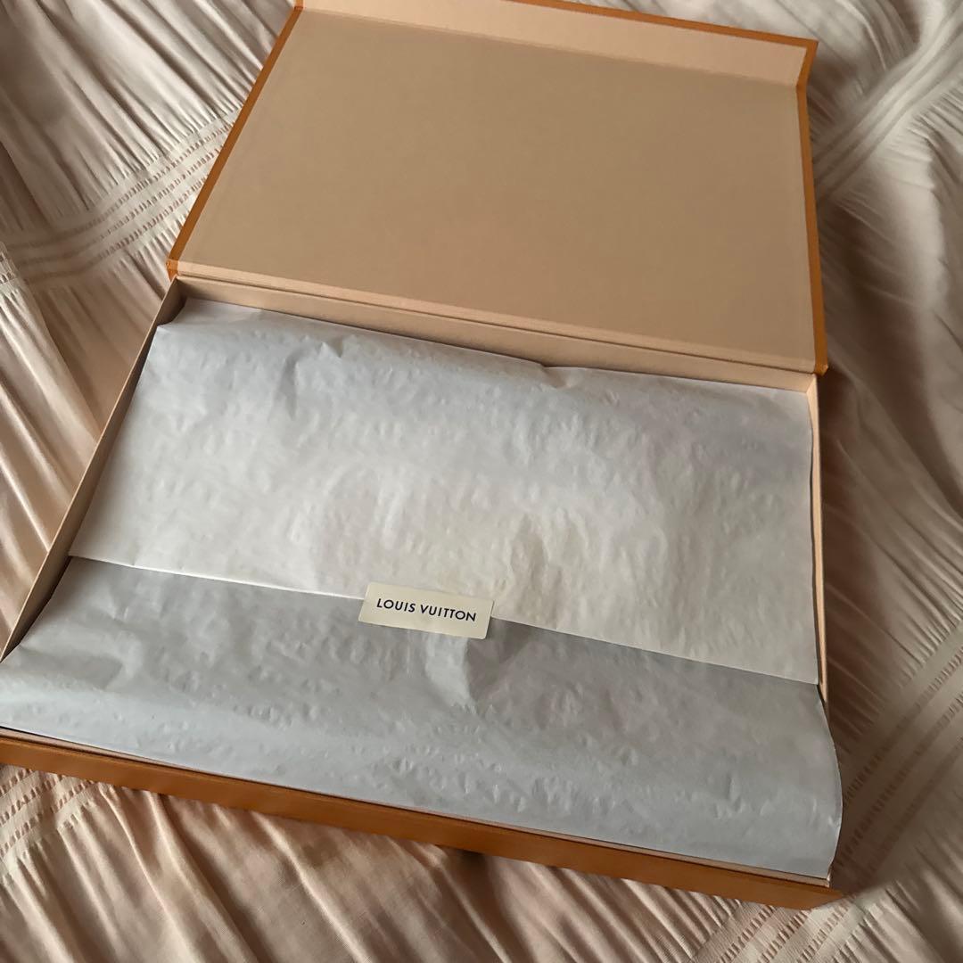 ルイヴィトン エシャルプ ロゴマニア マフラー LVストーリーズ ノワール