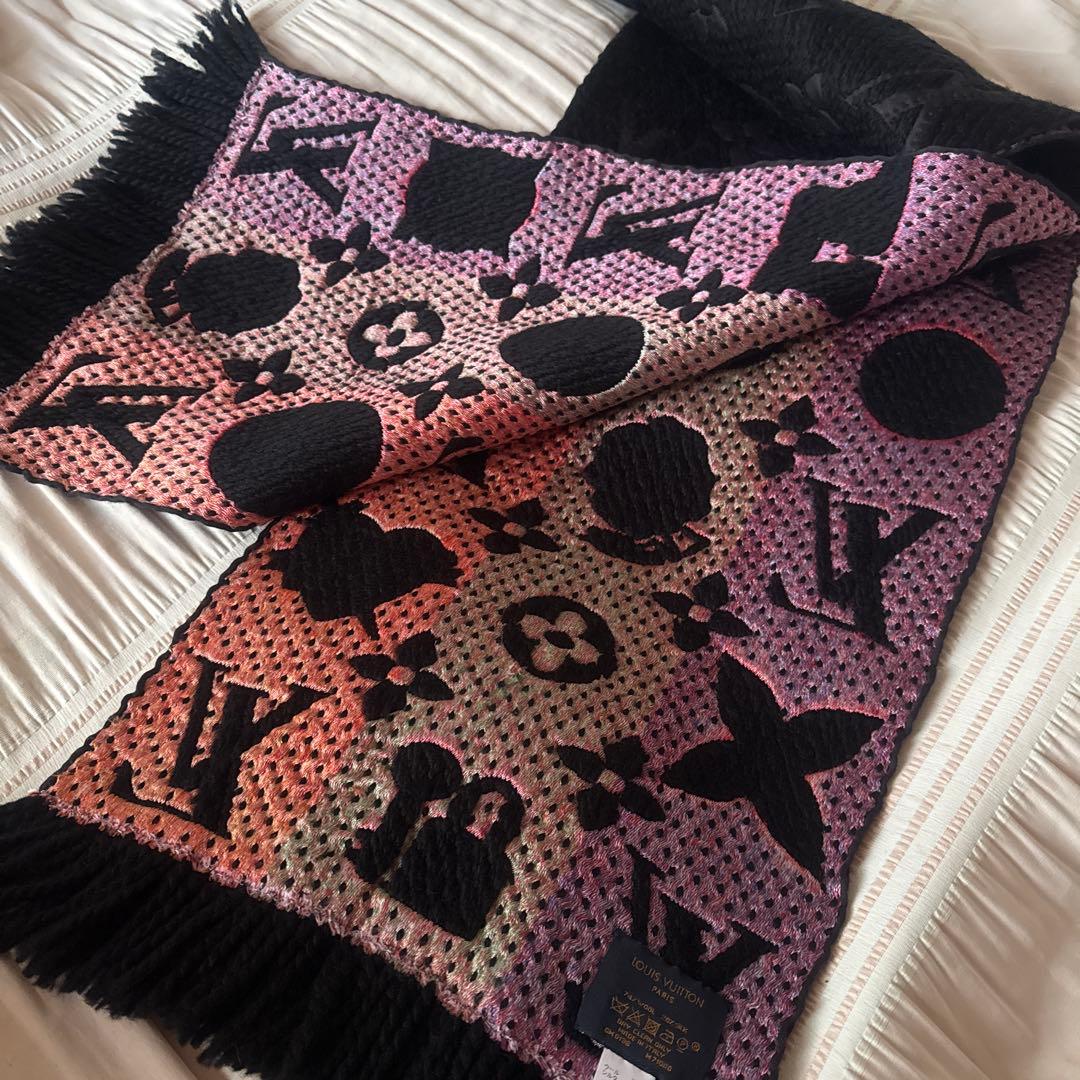 ルイヴィトン エシャルプ ロゴマニア マフラー LVストーリーズ ノワール