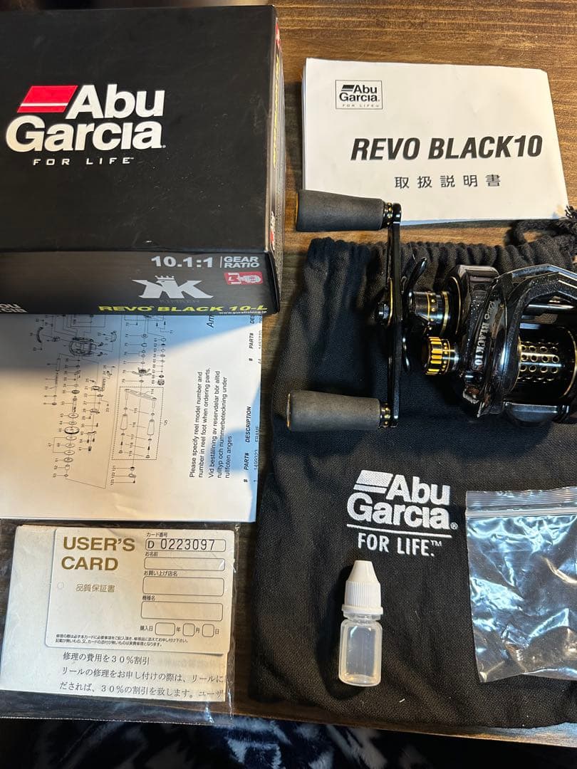 Abu Garcia REVO BLACK 10 ベイトリール