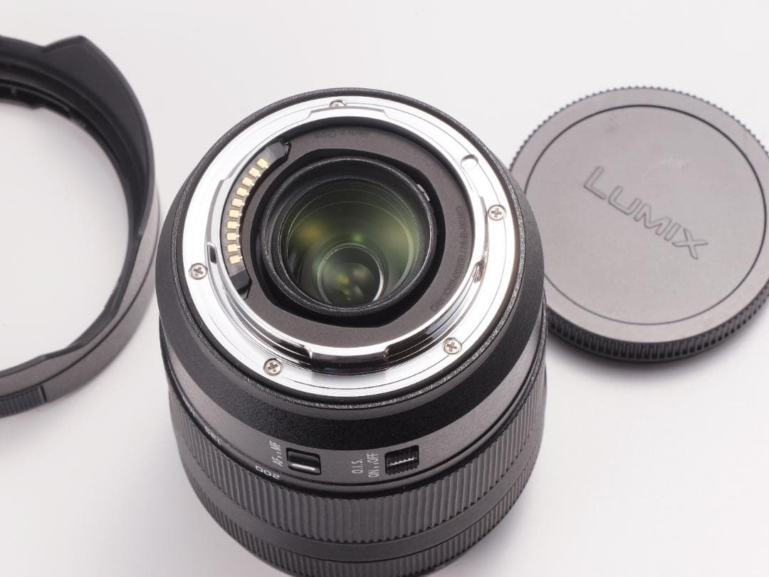 LUMIX 28-200mm ズームレンズ