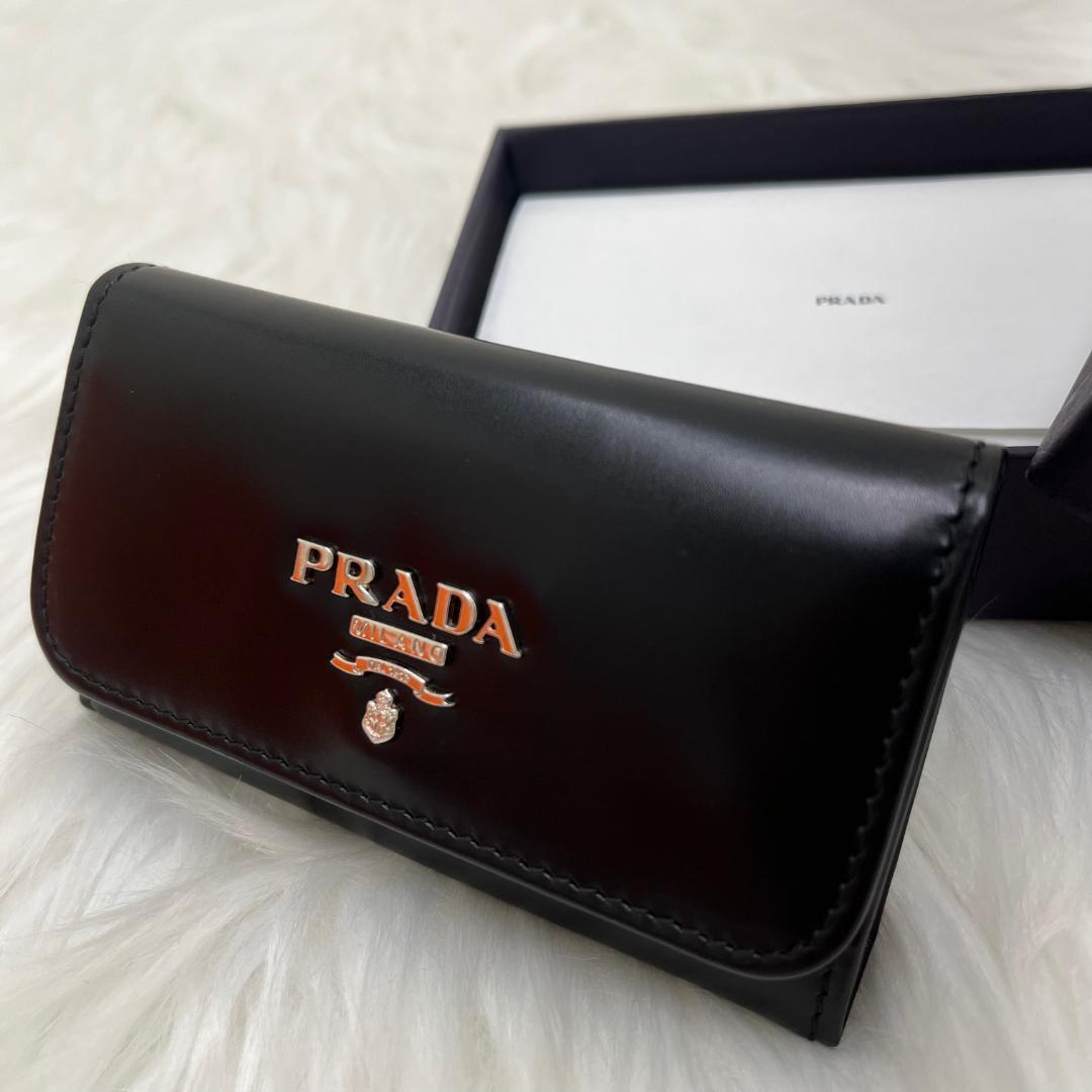 未使用級✨PRADAプラダ サフィアーノ キーケース　ブラック