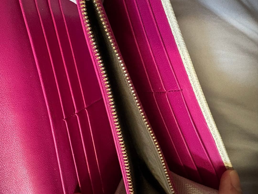 BVLGARI ホワイト 長財布　箱付き