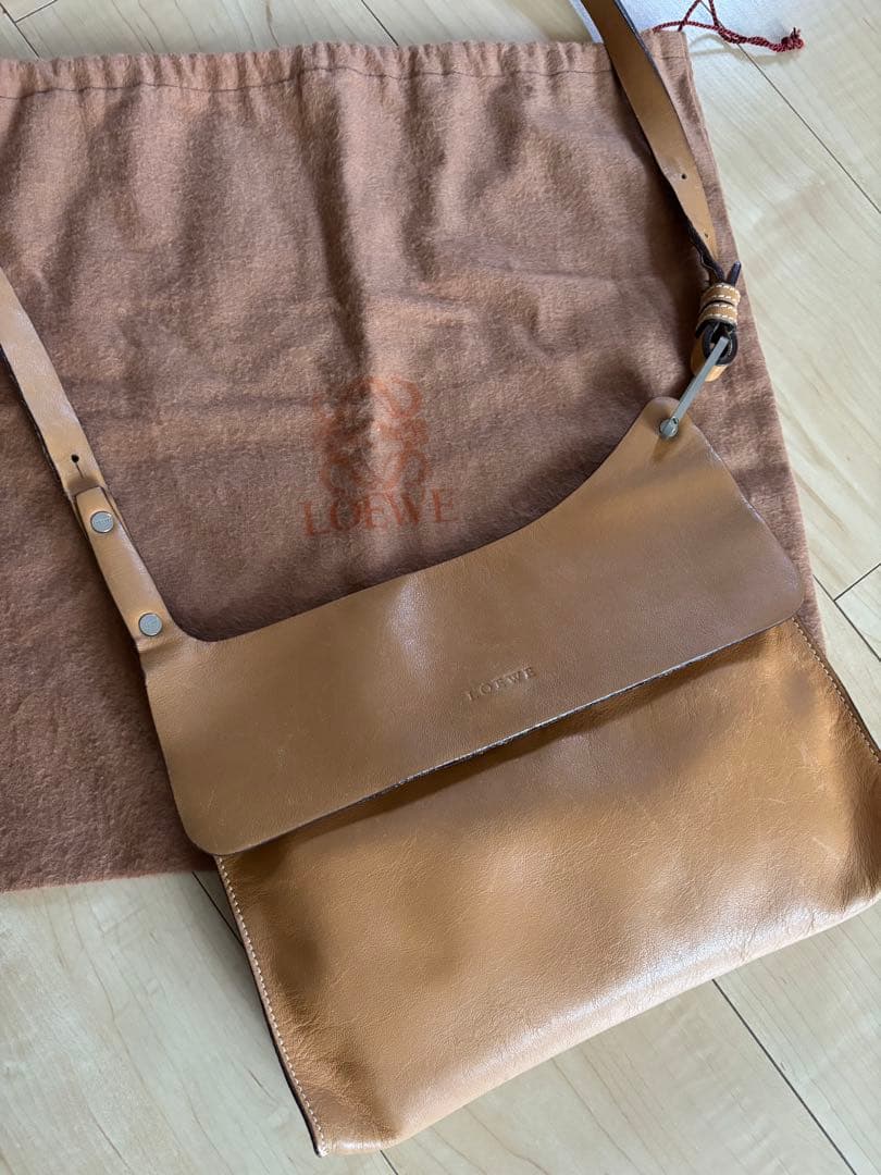 【最終価格】中古　ロエベ　キャメル　ショルダー　メッセンジャー　保存袋あり