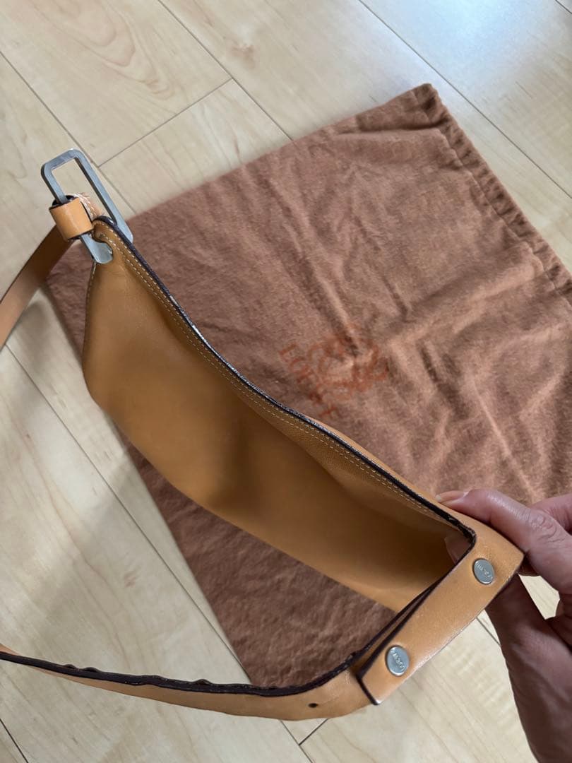 【最終価格】中古　ロエベ　キャメル　ショルダー　メッセンジャー　保存袋あり