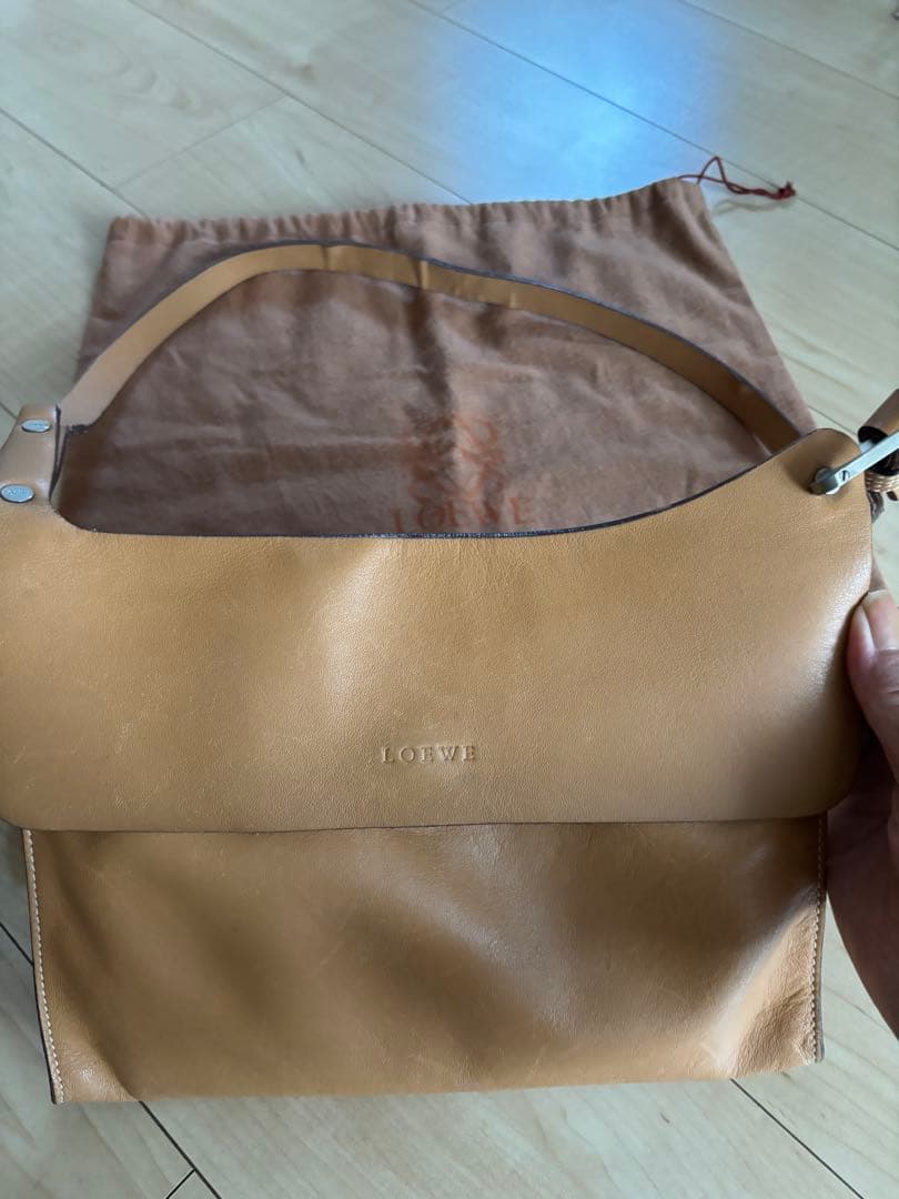 【最終価格】中古　ロエベ　キャメル　ショルダー　メッセンジャー　保存袋あり