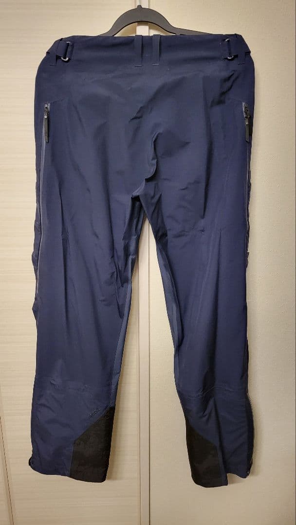 激安美品 PeakPerformanceビスライトツアージャケット上下【S】