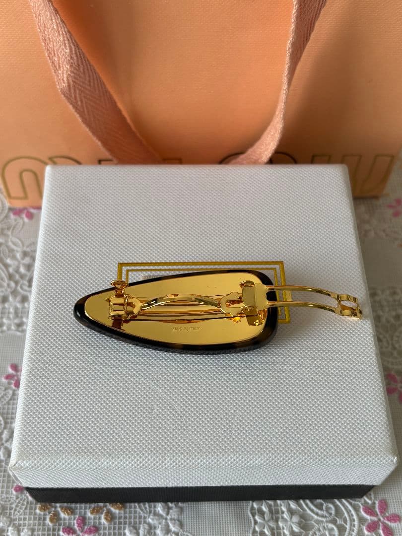 かわいい MiuMiu ヘアピン ヘアクリップ