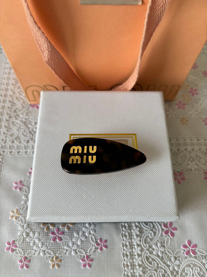 かわいい MiuMiu ヘアピン ヘアクリップ