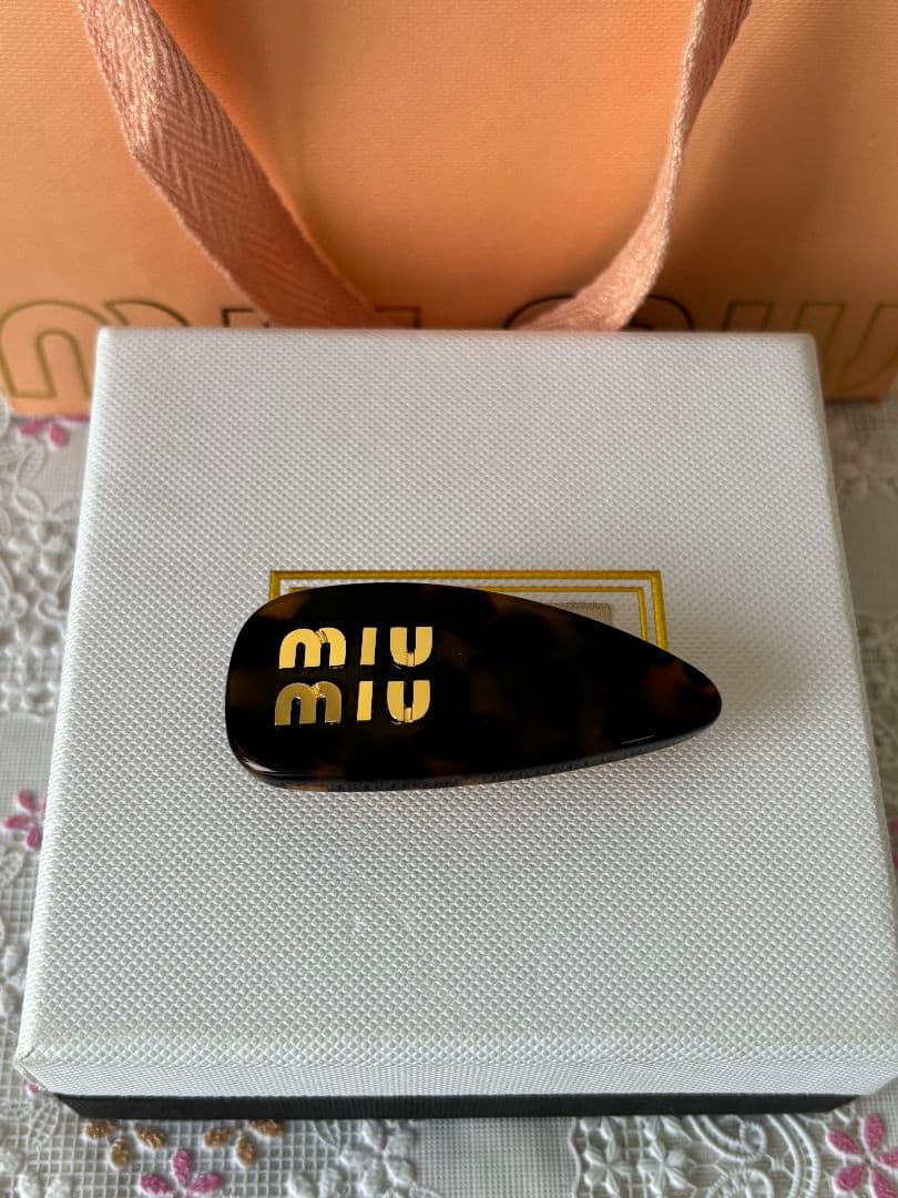 かわいい MiuMiu ヘアピン ヘアクリップ