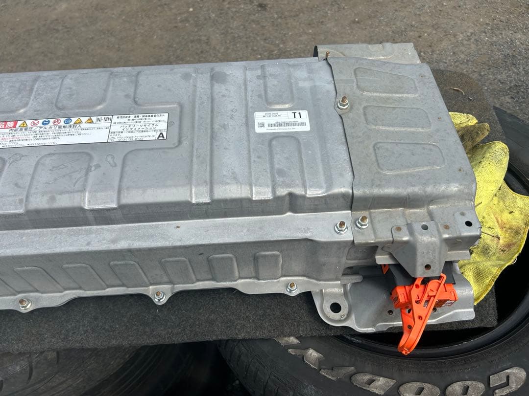 こ*け様 ZWR80 ハイブリッドバッテリー　13万キロ