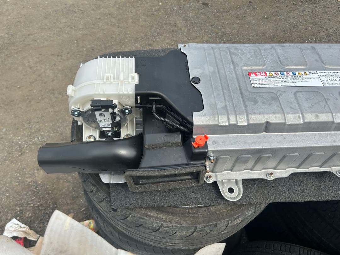 こ*け様 ZWR80 ハイブリッドバッテリー　13万キロ