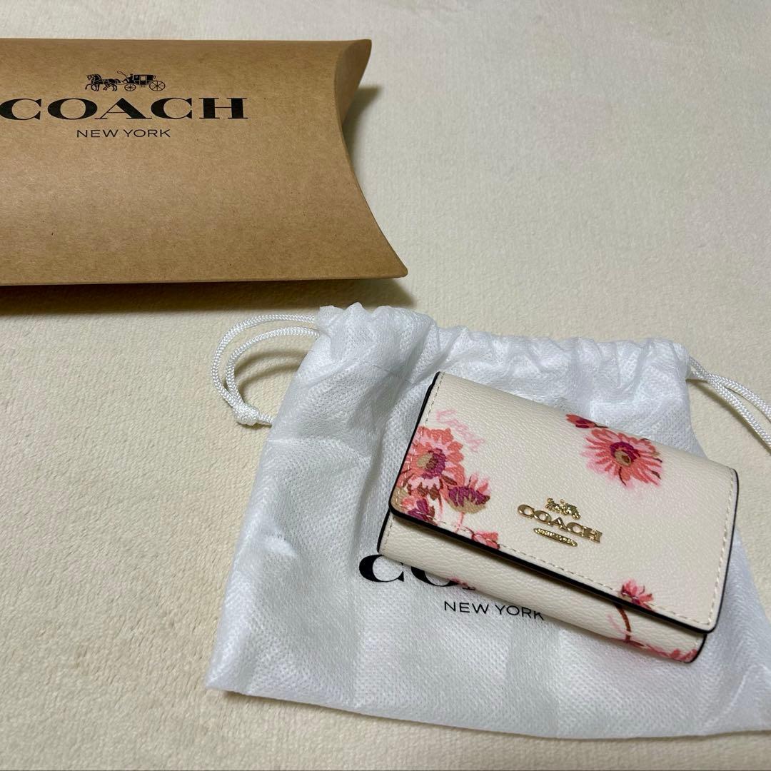 COACH フラワープリント キーケース